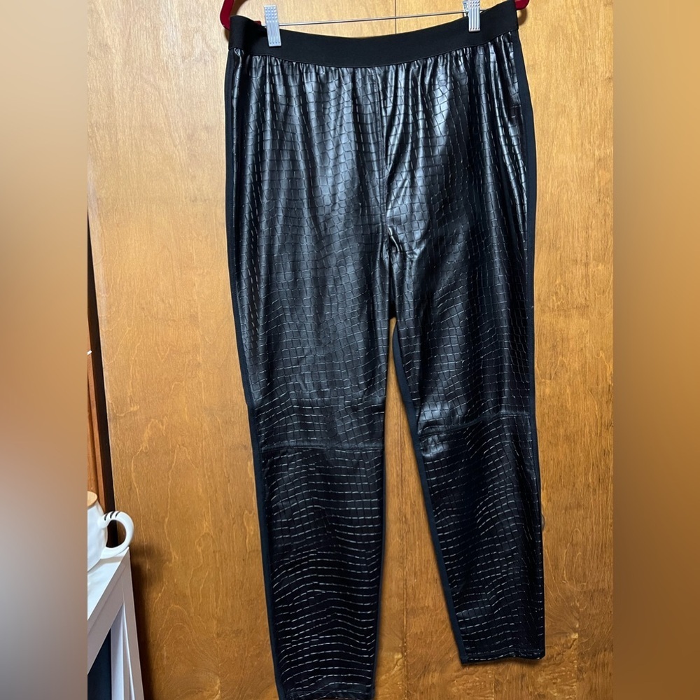 Ladies faux leather pants size 14-16 Roaman’s NWOT